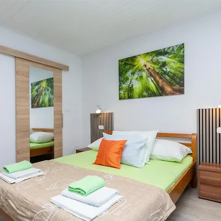 Apartamento Boro Duće