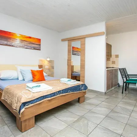 Boro Apartamento